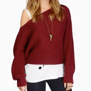 TOBI off shoulder sweater. GUC. Size medium.  COLOR BLACK.